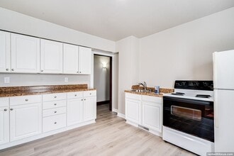 Building Photo - 1901 S Jefferson St