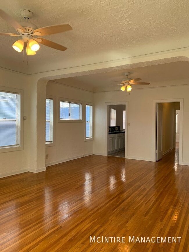 Building Photo - 4631 Clarissa Ave