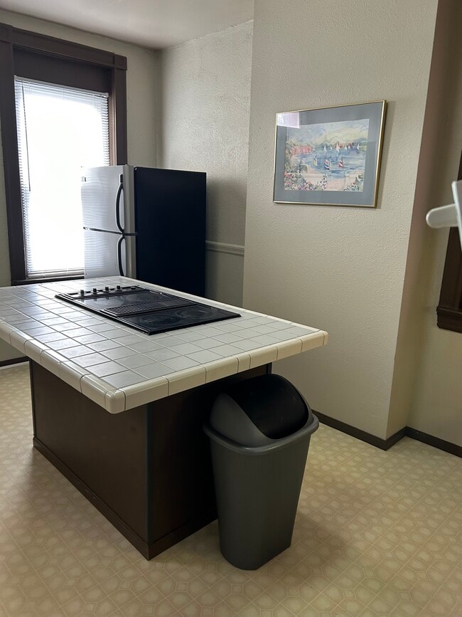 Building Photo - 4545 Oakland Ave