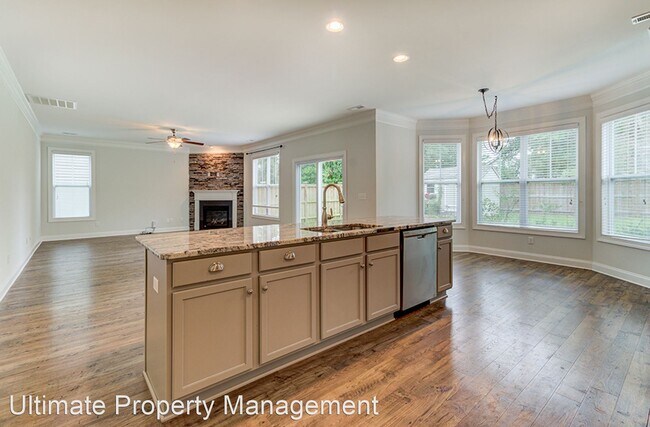Building Photo - 4 br, 3 bath House - 3015 N Rocklund Crt