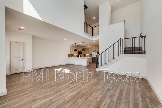 Building Photo - 3648 Wellesley Ave