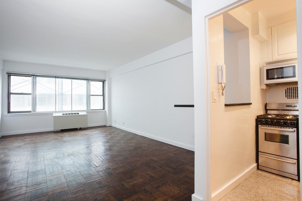 Foto principal - 210 E 58th St