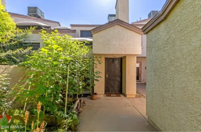 Foto del edificio - 3211 E Lavey Ln