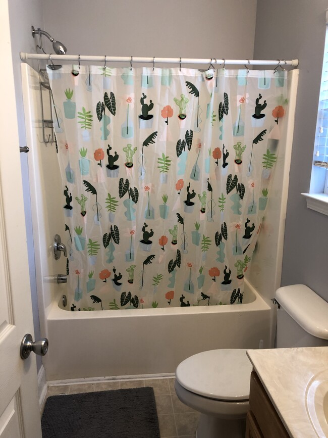 and there's a tub too! - 2142 Adams Street