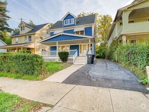 Building Photo - 2943 E 130th St