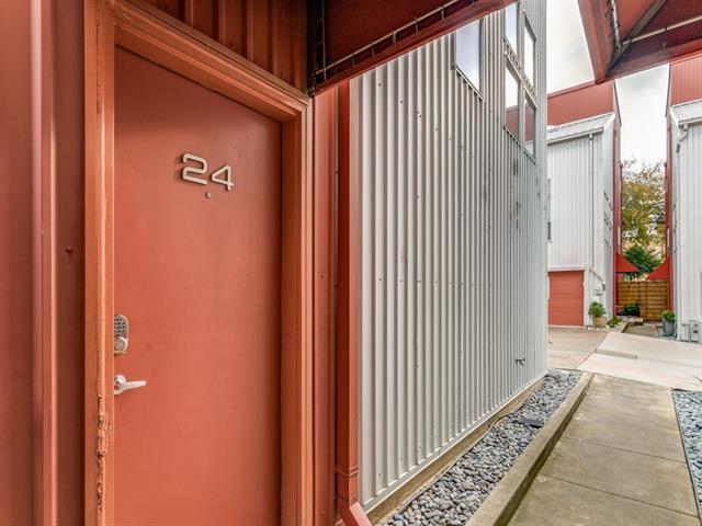 Building Photo - 4213 Dickason Ave