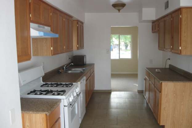 Building Photo - 2034 E Yale St