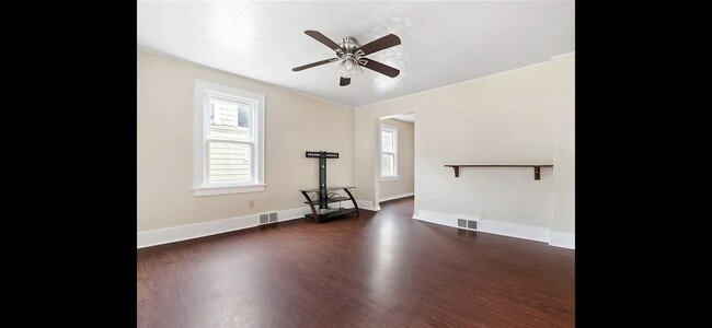 Building Photo - 523 Ambridge Ave