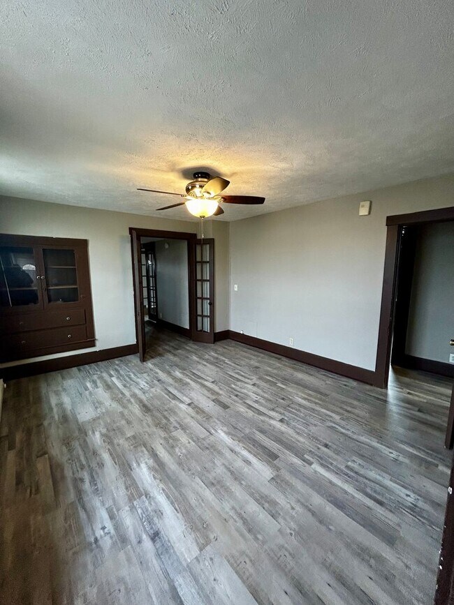 Foto del edificio - 283 W Main St