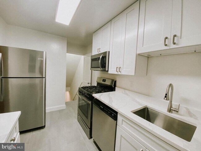 Foto del edificio - 44 E Rosemont Ave