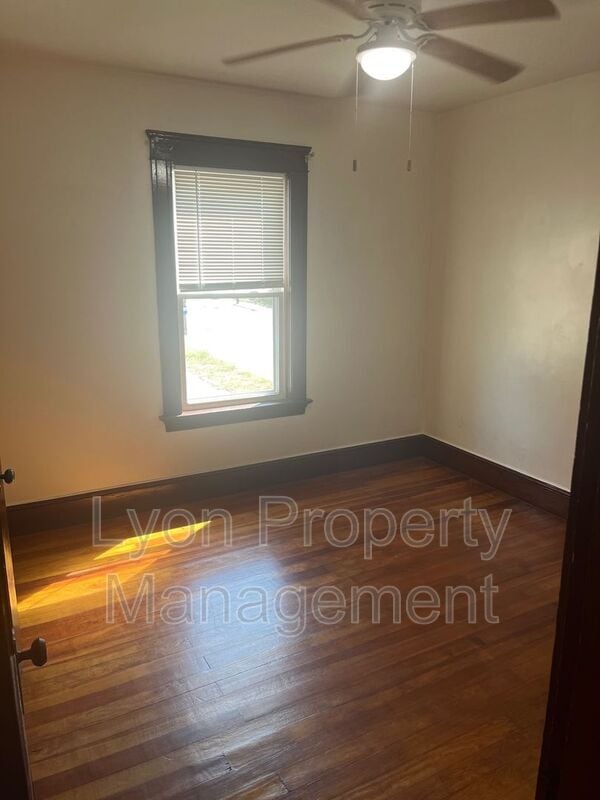 Building Photo - 352 Manville Rd