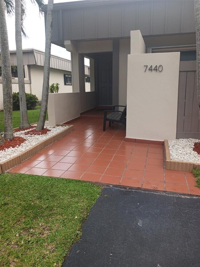 Foto del edificio - 7440 SW 105th Pl