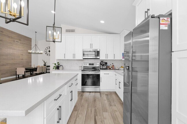 Foto del edificio - 665 W Minton Dr