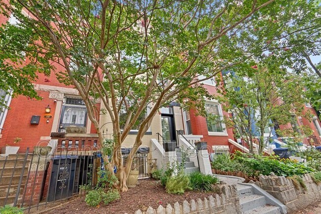 Foto del edificio - 1745 1st St NW