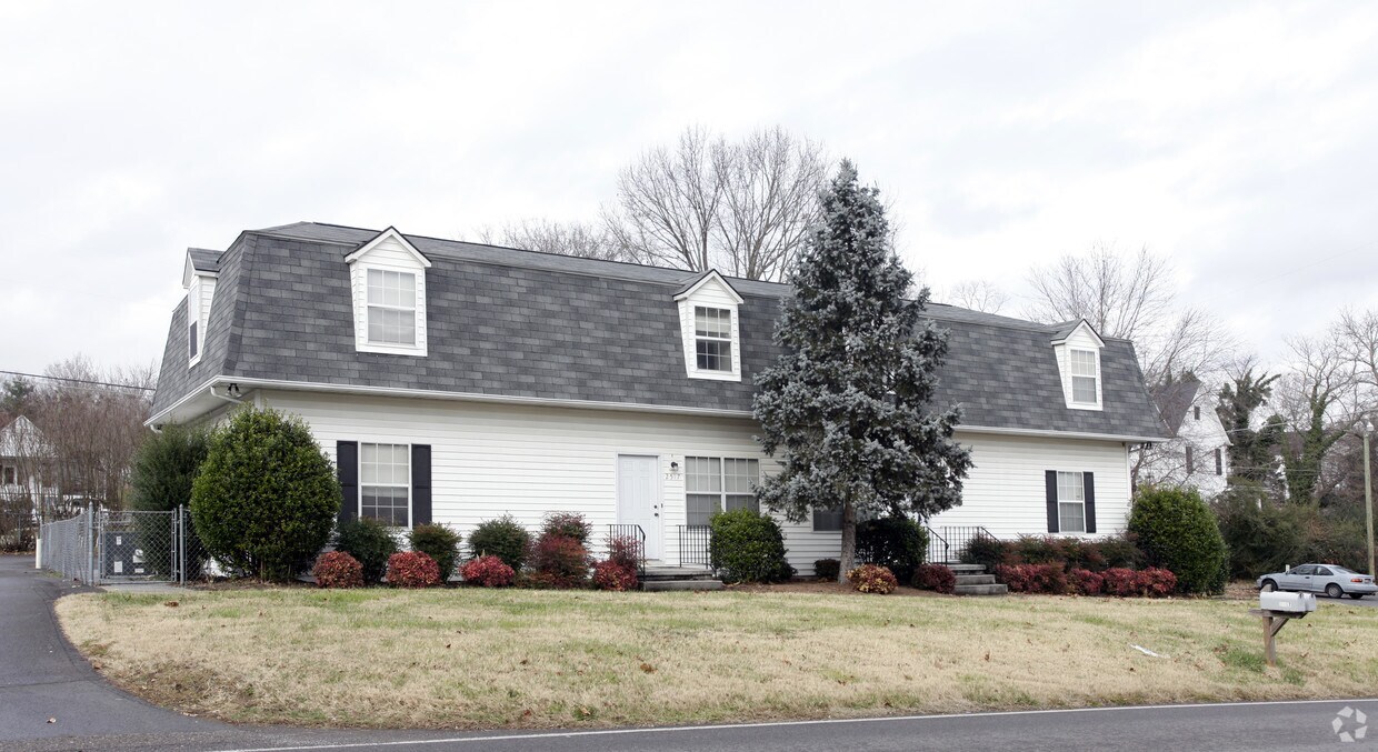 Primary Photo - 2517-2519 Cedar Ln