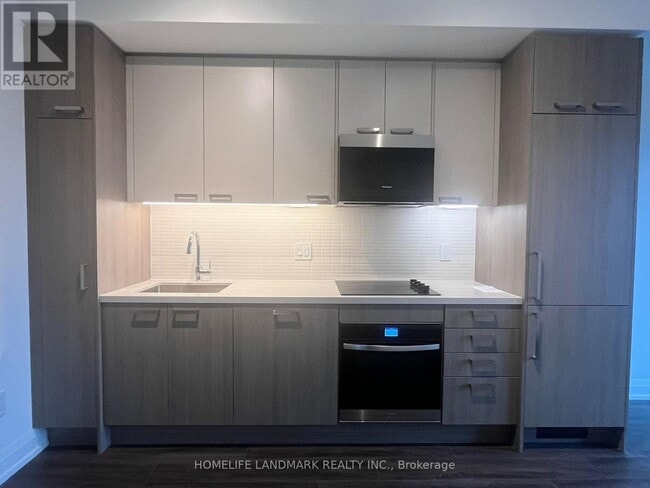 Building Photo - 20 Soudan Ave