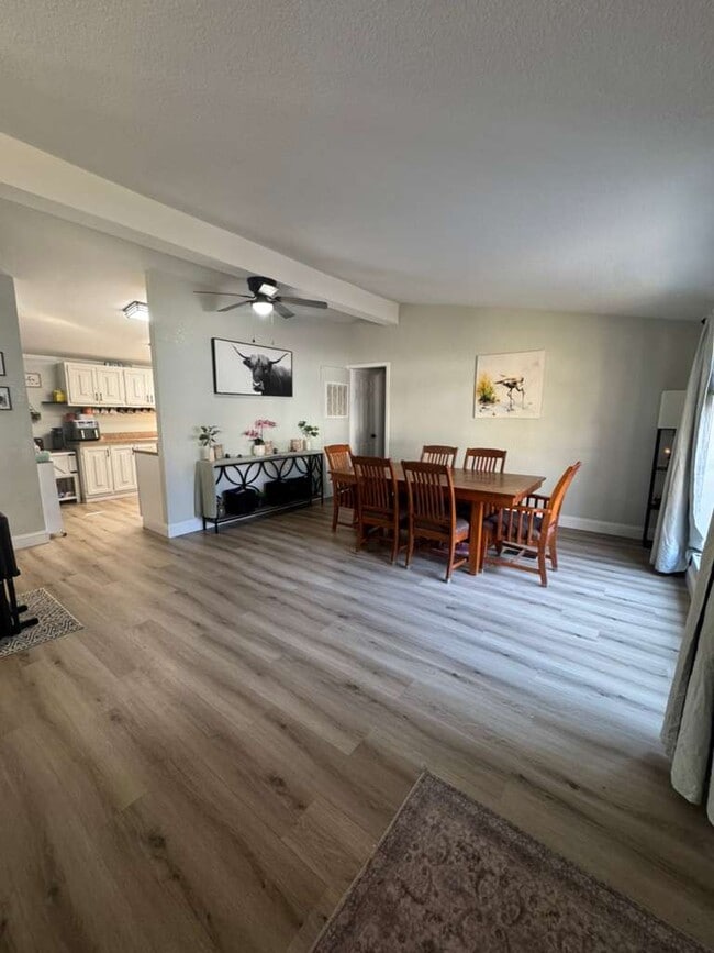 Foto del edificio - 113 Briggs St