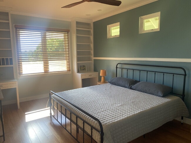 Building Photo - Available Now! 3/2 home in Beautiful Hawi