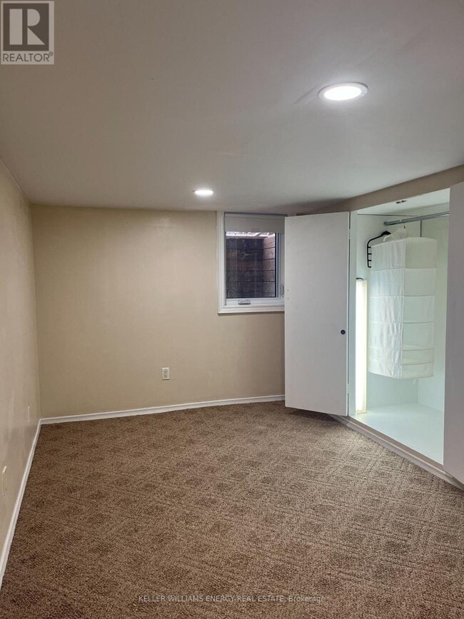 Building Photo - 592 Radisson Ave