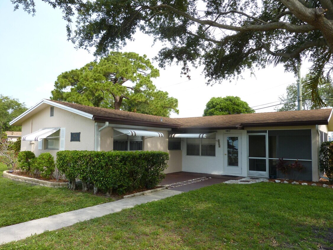 Foto principal - 424 SW Natura Ave