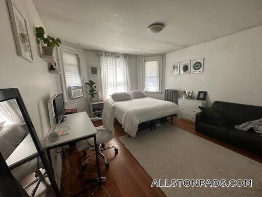 Foto del edificio - 54 Brainerd Rd