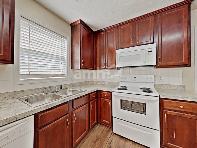 Building Photo - 1318 Baylor Dr