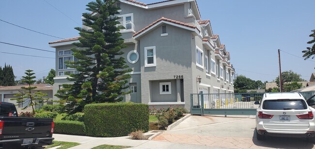 Foto del edificio - 7266 Jackson