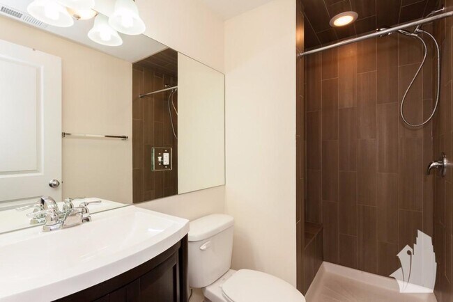 Foto del edificio - 4641 N Wolcott Ave