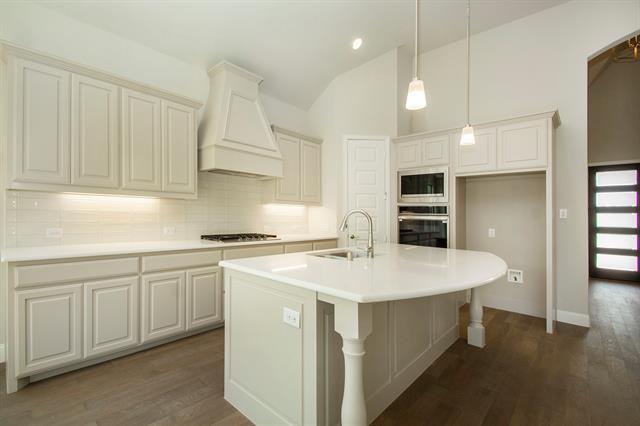 Building Photo - 2223 Clairmount Dr