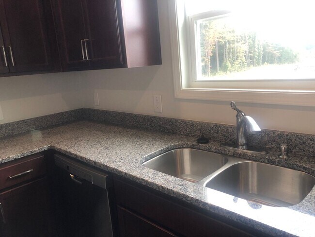 Building Photo - Four bedroom, 2.5 bath house in Elon, near...