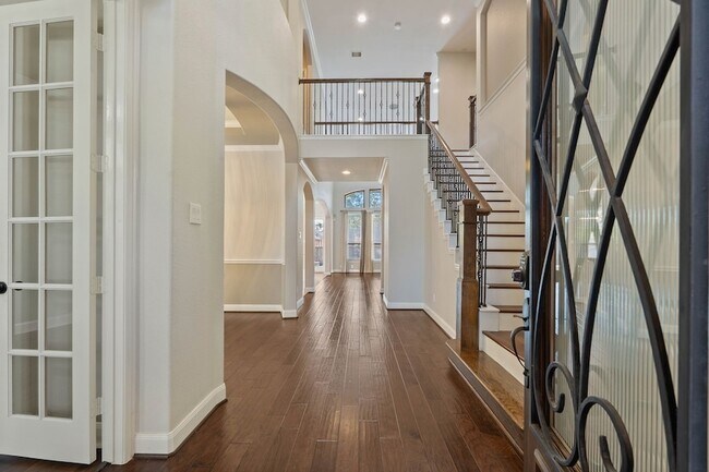 Foto del edificio - 166 Lindenberry Cir