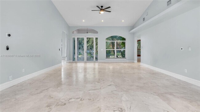 Foto del edificio - 12390 NW 2nd St