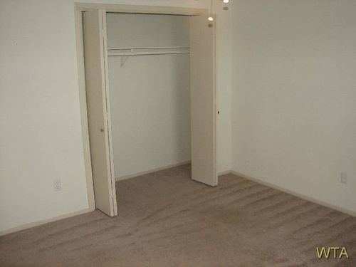 Building Photo - 2601 Penny Ln