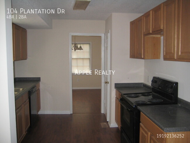 Building Photo - 104 Plantation Dr - Available early November