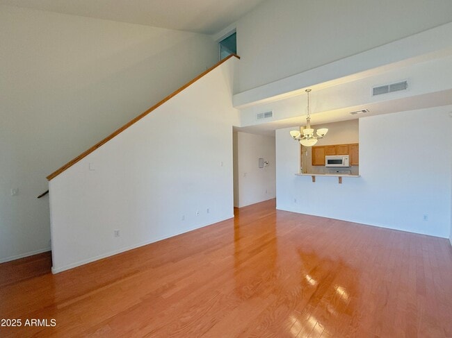 Building Photo - 15802 N Hidden Valley Ln