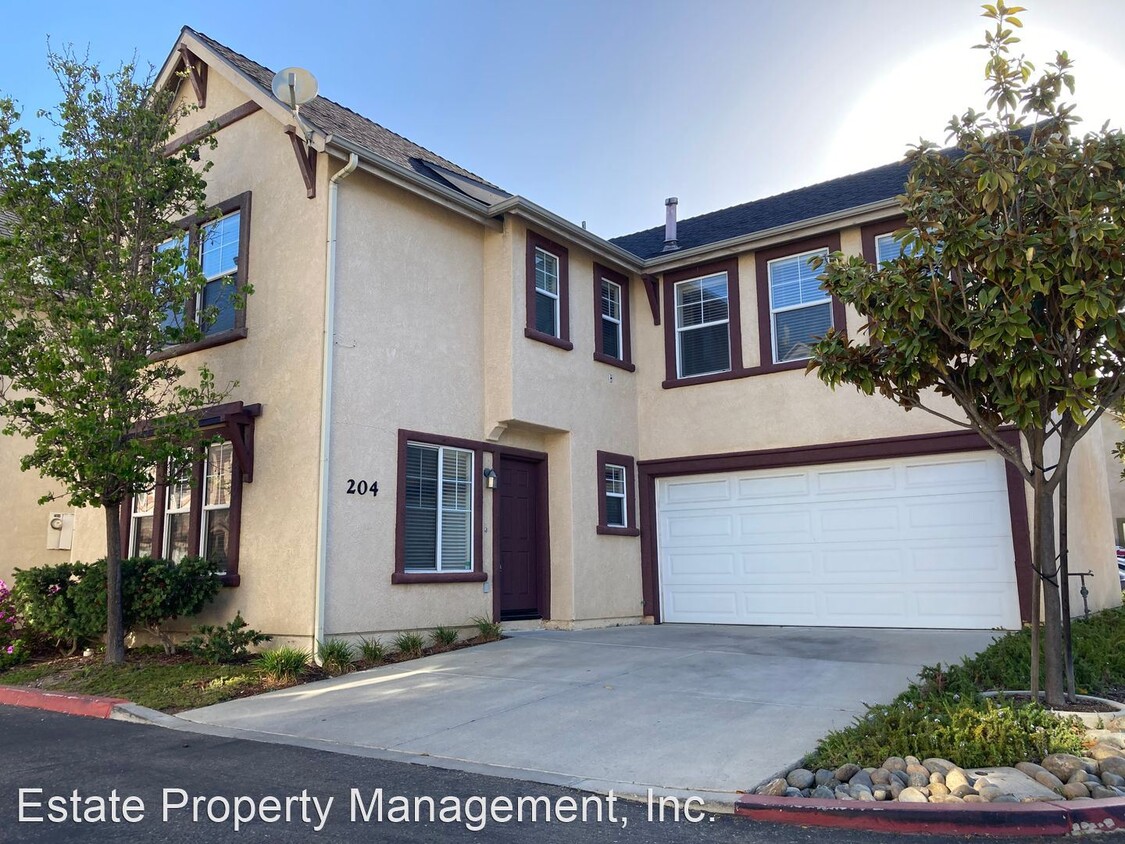 Foto principal - 3 br, 2.5 bath House - 204 Quail Circle