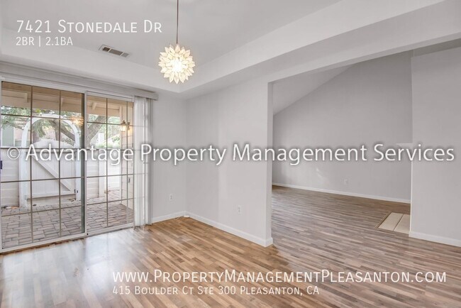 Foto del edificio - 7421 Stonedale Dr