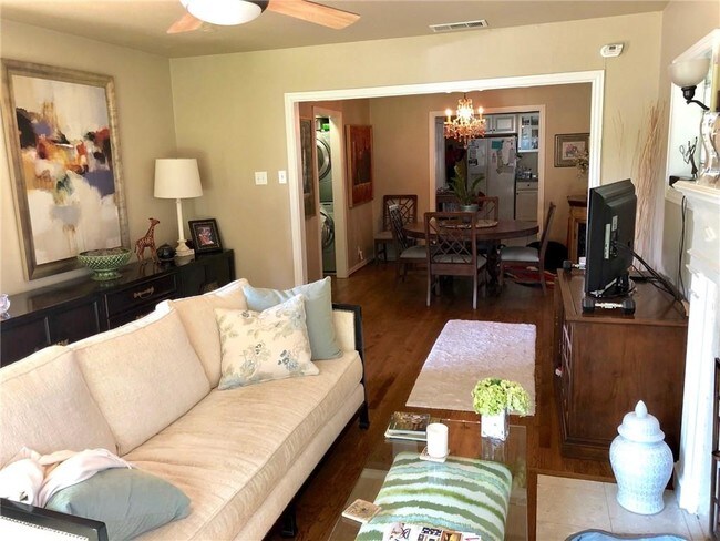 Foto del edificio - 7611 Morton St