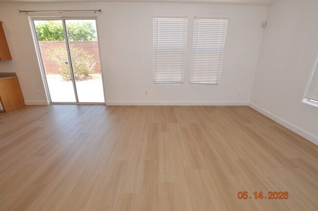 Foto del edificio - 2209 Silvered Bark Dr