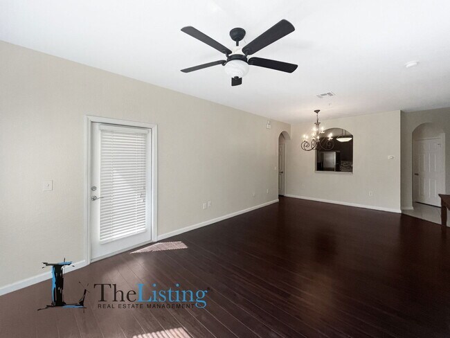 Foto del edificio - 8630 Buccilli Dr