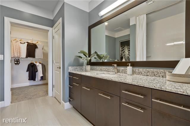Building Photo - 8050 SW 72nd Ave