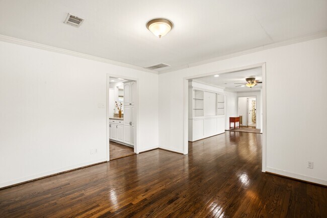 Foto del edificio - 5238 Kinglet St