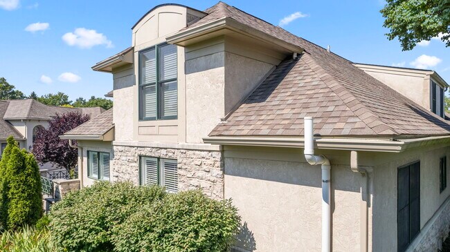 Building Photo - 4939 Stonehaven Dr