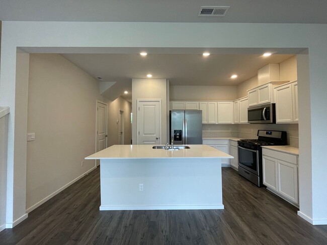 Foto del edificio - Lovely 3 Bed 2.5 Bath Townhome - Cornelius...