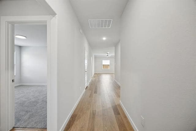 Foto del edificio - 737 Poppy Ln