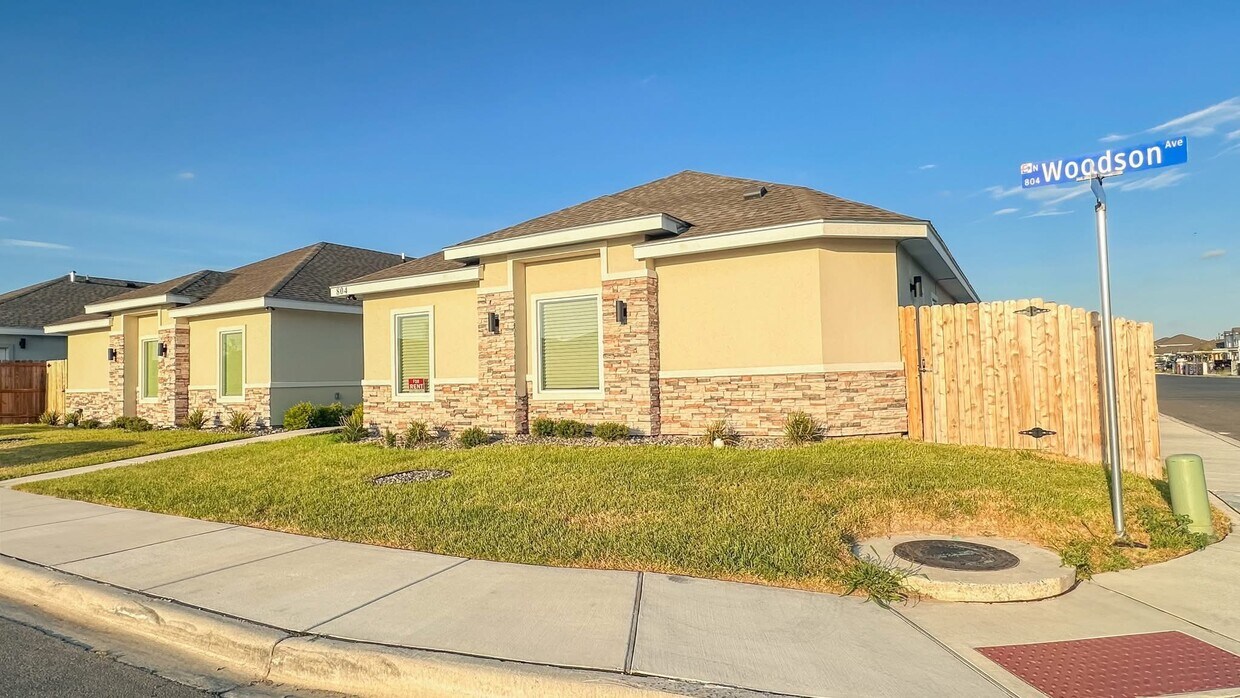 Foto principal - 804 N Woodson Ave