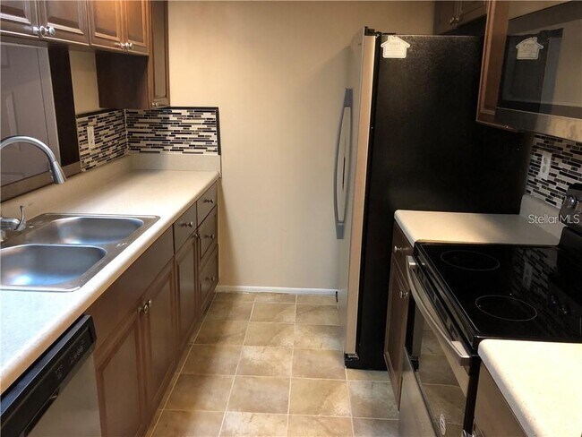 Foto del edificio - 4411 Shady Terrace Ln