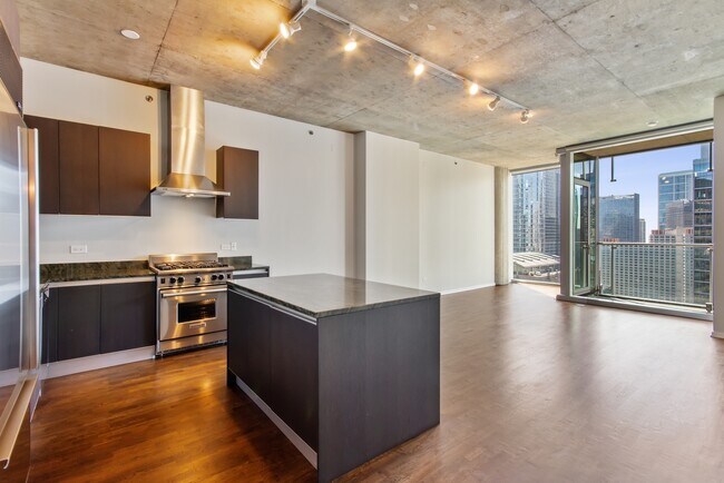 Building Photo - 600 N Fairbanks Ct