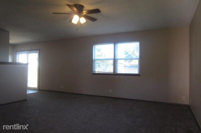 Foto del edificio - 3 br, 1 bath House - 2708 W. Maxwell Ave