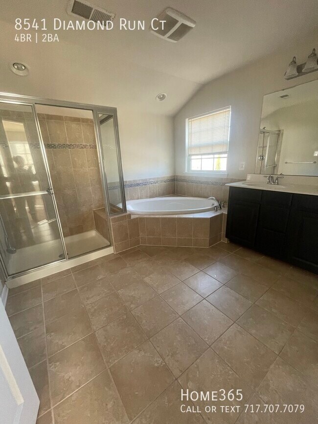 Building Photo - Simply Amazing like pet friendly 4 bedroom...